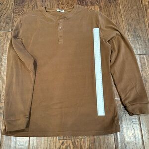 Men's Long-Sleeve Henley Shirt in Chestnut Brown